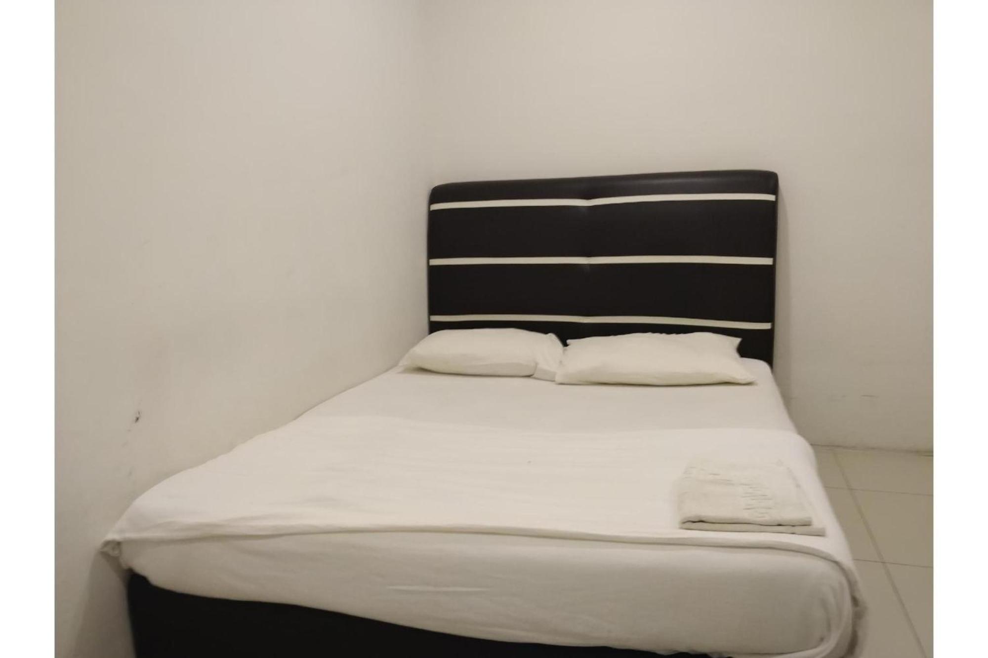 Oyo 90995 Hotel Nk Impian Seri Iskandar Kültér fotó
